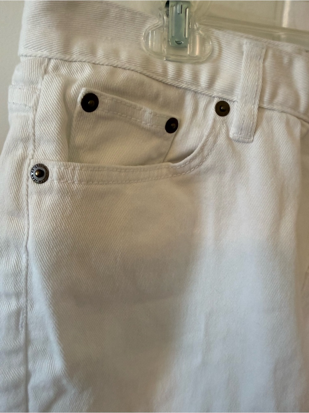 Women’s Capri White Denim Jeans - Picture 3 of 6